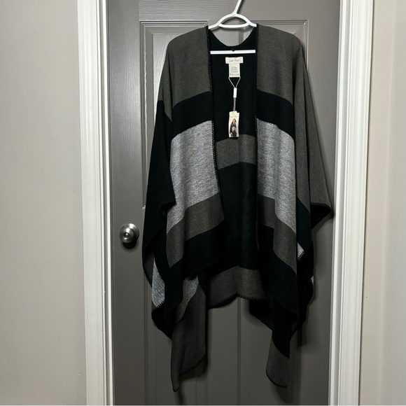 Charlie Paige New Cape / Blanket Wrap Silver, Black, Gray One Size Fits All - Picture 10 of 10